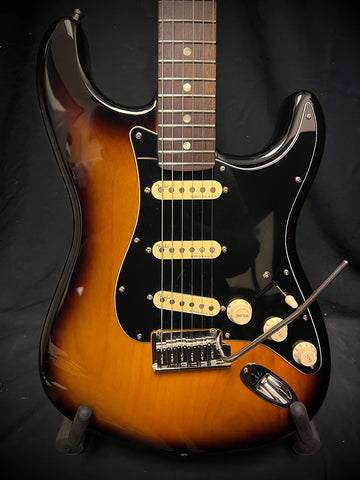 Used Fender Ultra Luxe Stratocaster 2021 - 2-Color Sunburst