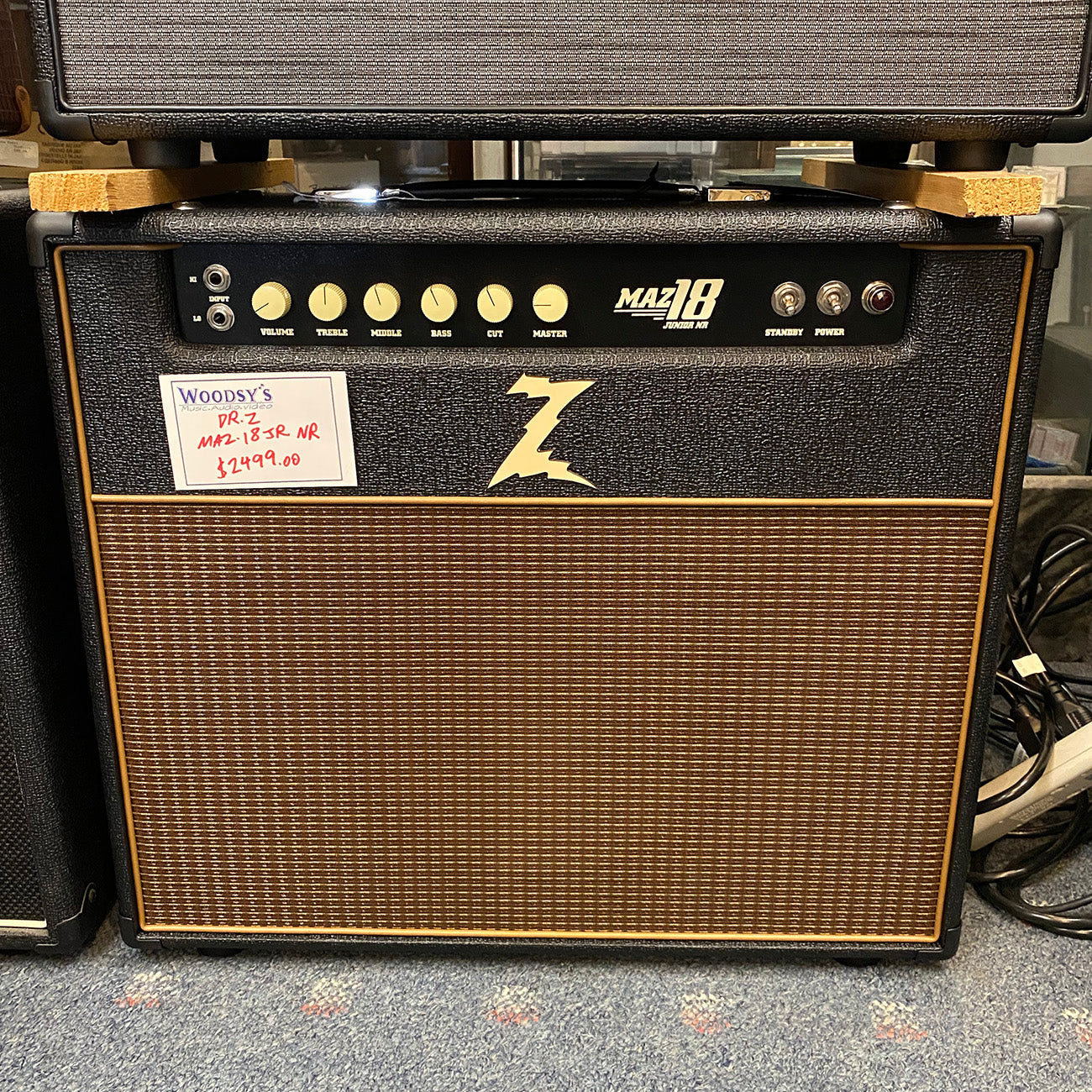MAZ18NR_oxblood.jpg?v=1675202694