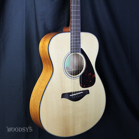 Yamaha FS800 Folk Body Acoustic Guitar